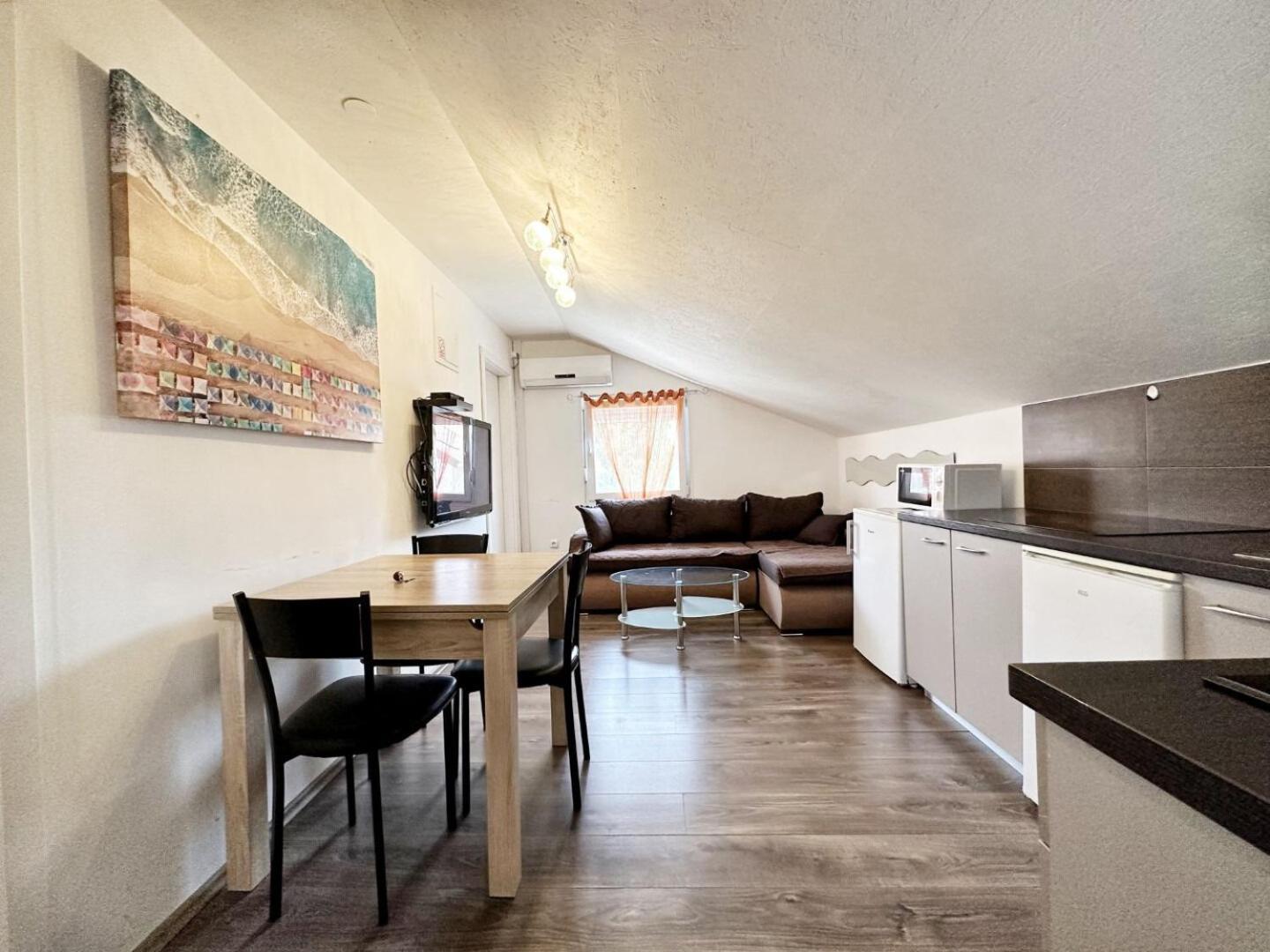 Apartments Jora - Family Friendly With Parking Space ニン エクステリア 写真