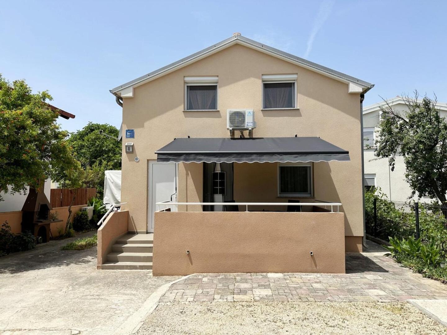 Apartments Jora - Family Friendly With Parking Space ニン エクステリア 写真
